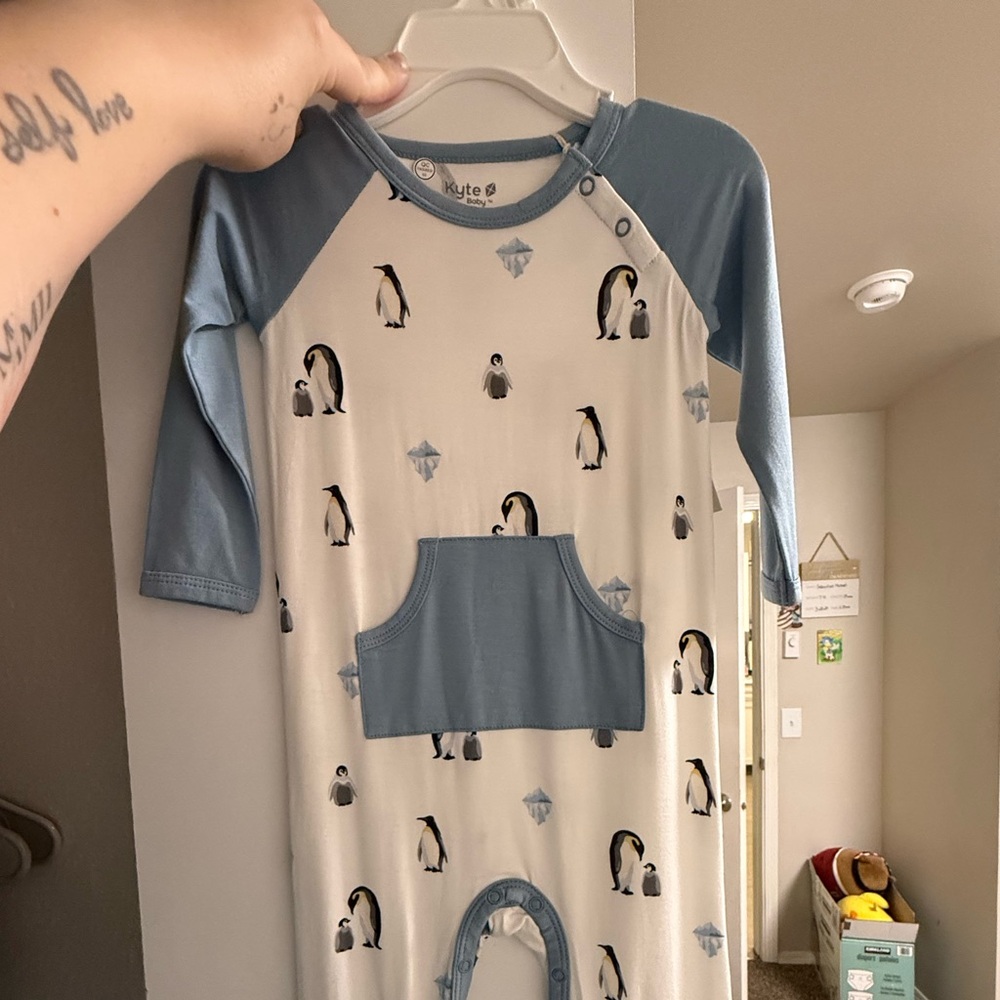 Kyte Baby Penguin longall NWT